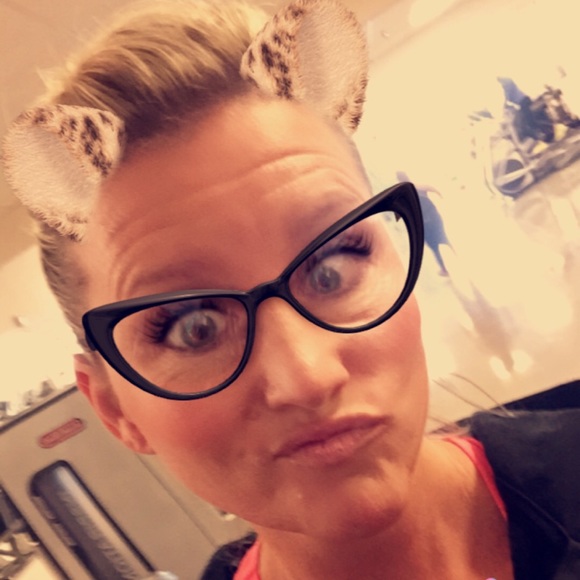 Meet your Posher, Dani - Picture 1 of 7